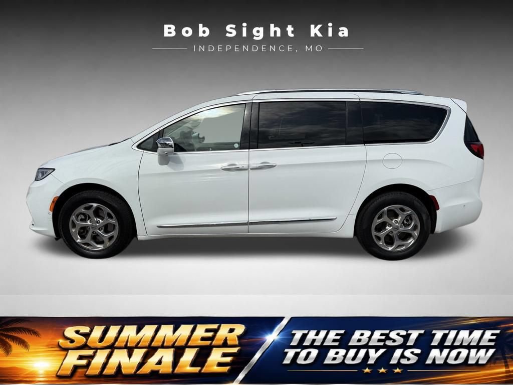Used 2021 Chrysler Pacifica Limited w/ Premium & Safety Sphere Group AWD/4WD image 5