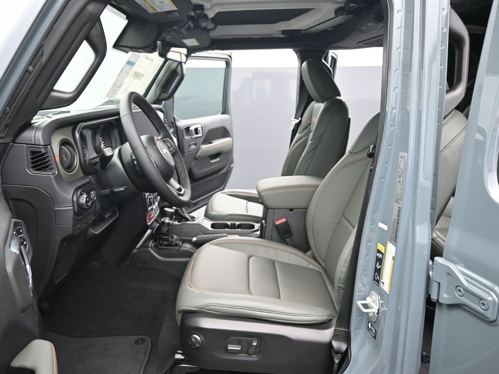 New 2025 Jeep Gladiator Mojave w/ Safety Group image 10