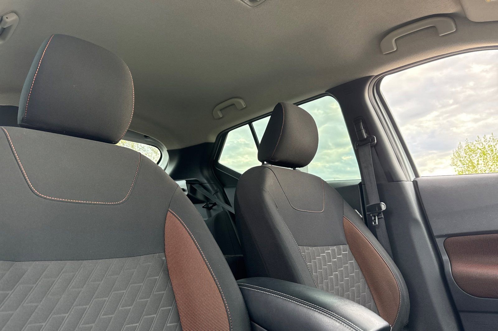 Used 2024 Nissan Kicks SR image 17