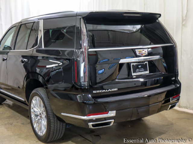 Used 2026 Cadillac Escalade Luxury AWD/4WD image 4
