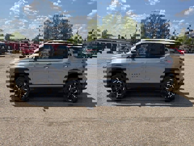 New 2025 Chevrolet Equinox ACTIV w/ Convenience Package III image 4