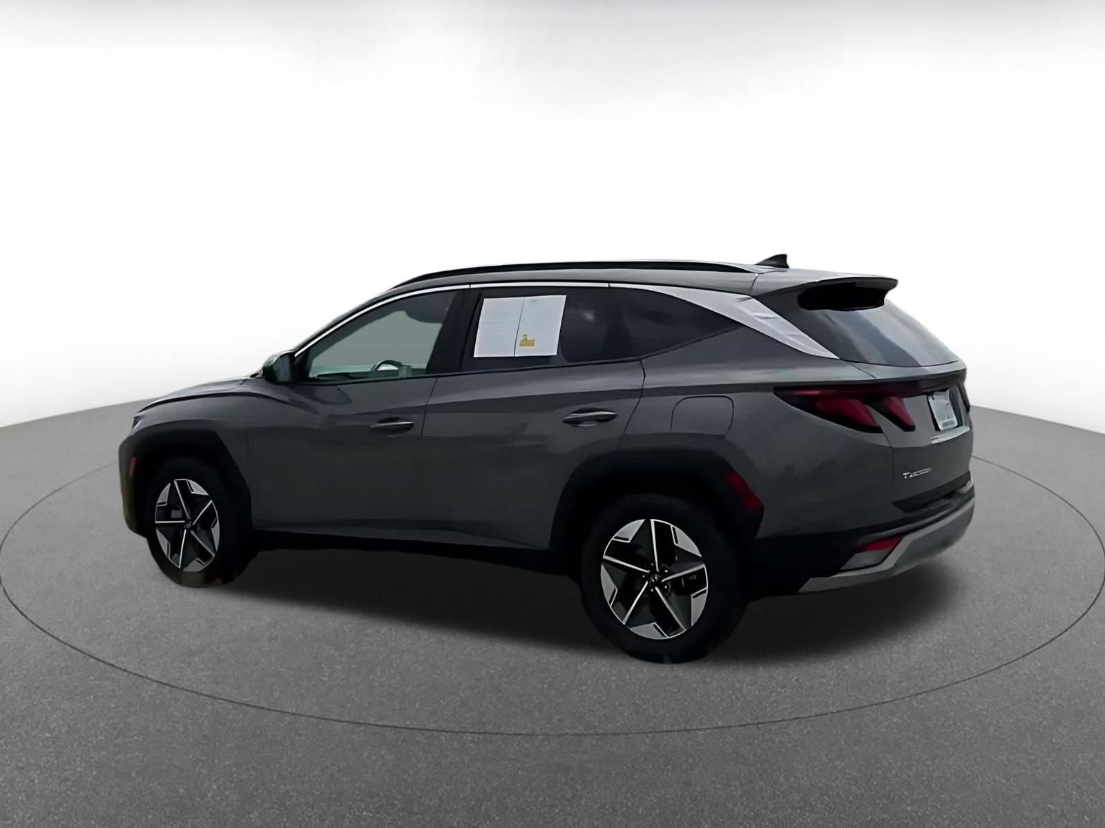 Used 2025 Hyundai Tucson SEL FWD image 9