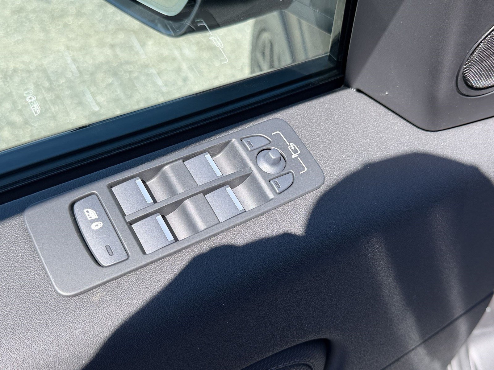 New 2026 Land Rover Discovery Sport Landmark AWD/4WD image 26