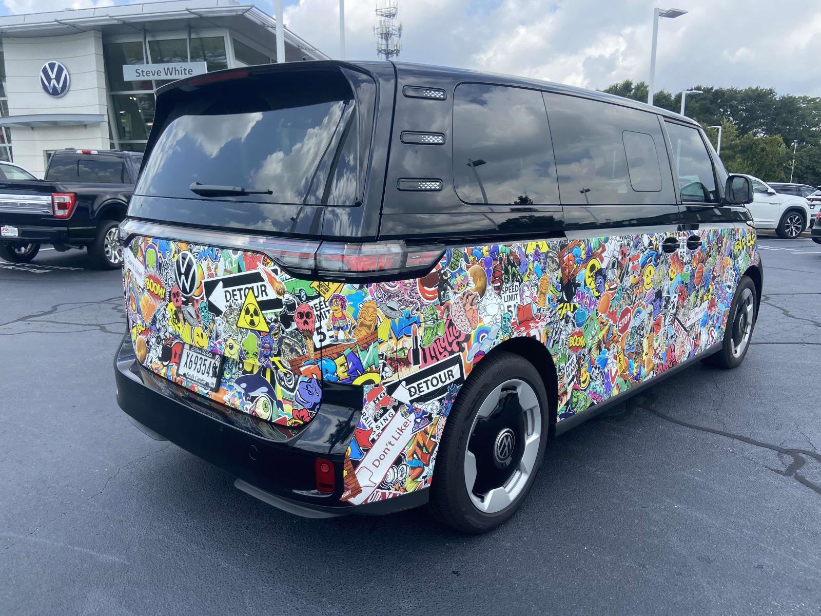 New 2025 Volkswagen ID. Buzz Pro S RWD image 9