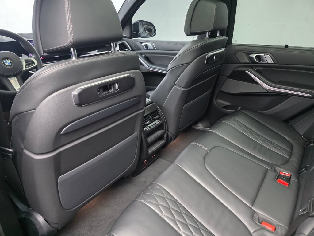 Certified 2025 BMW X5 sDrive40i w/ Executive Package RWD image 15