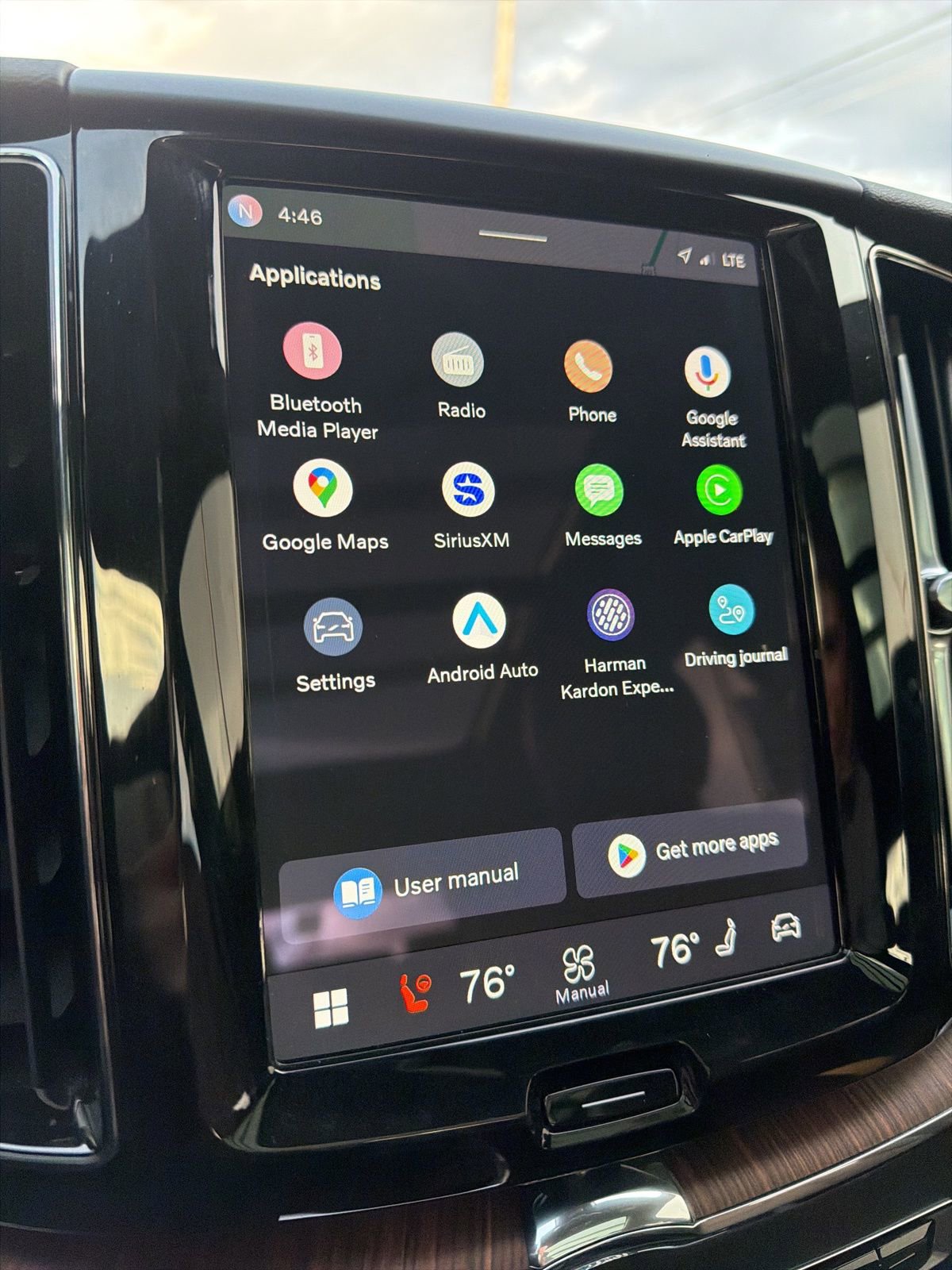 Certified 2025 Volvo XC60 T8 Plus w/ Protection Package Premier image 37