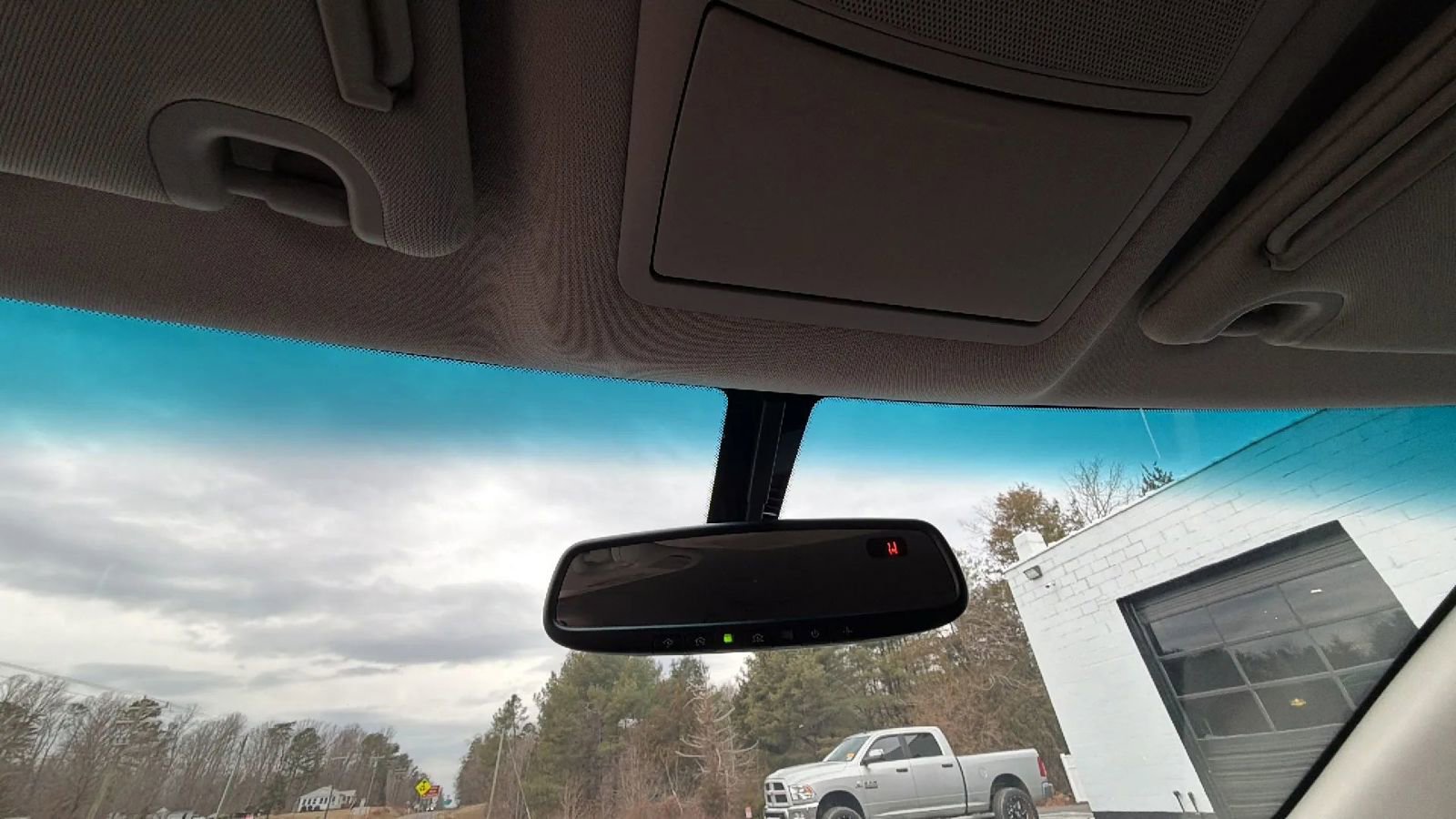 Used 2013 Nissan Pathfinder SL image 28