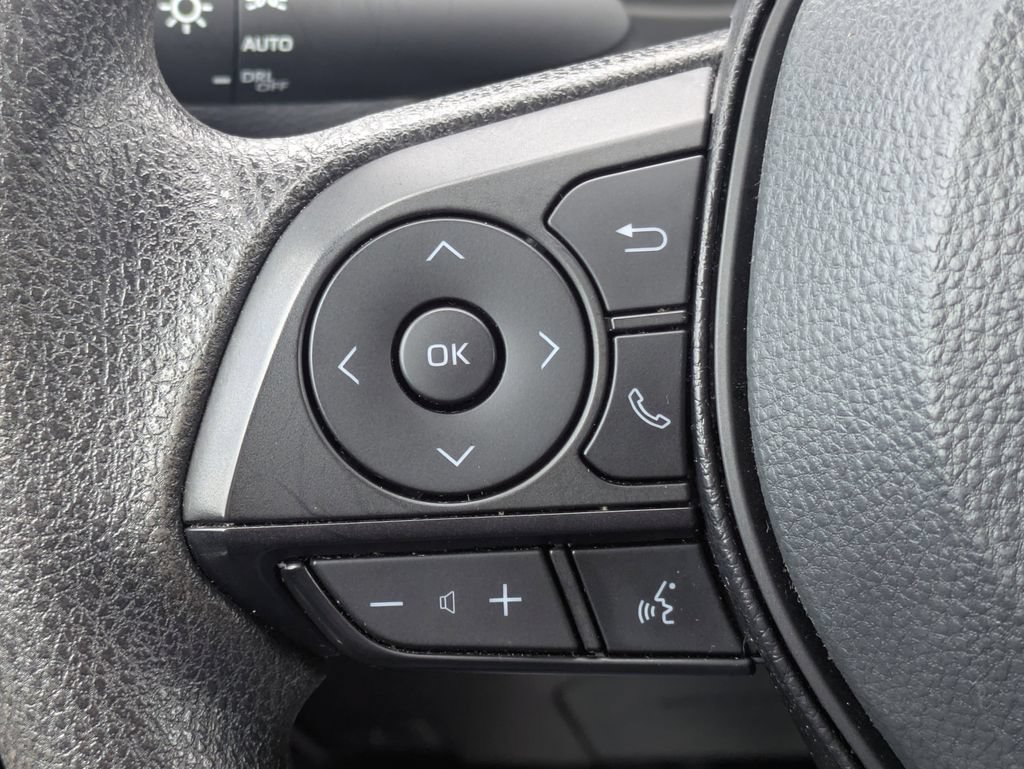 Used 2025 Toyota RAV4 XLE AWD/4WD image 24