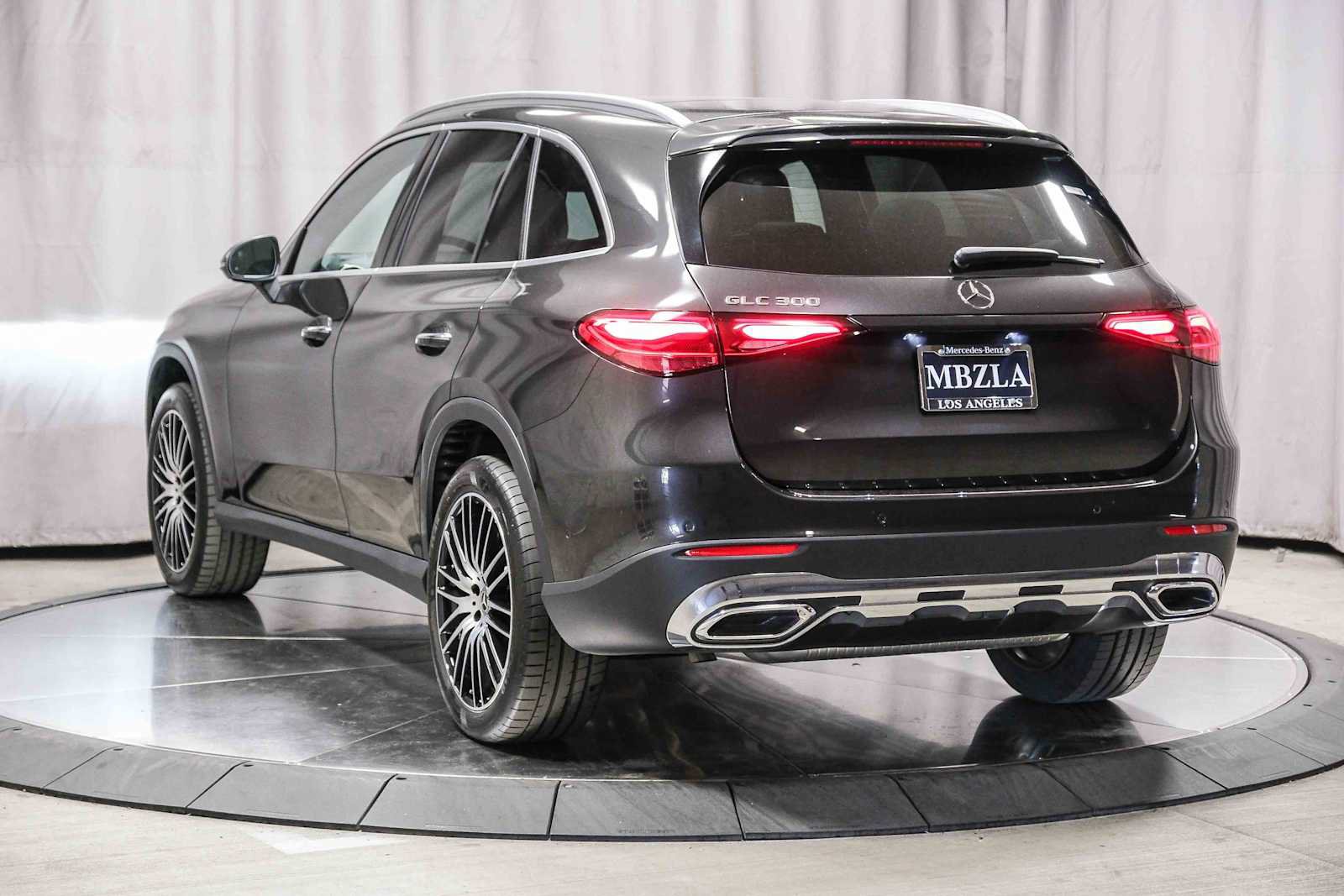 Certified 2026 Mercedes-Benz GLC 300 image 2
