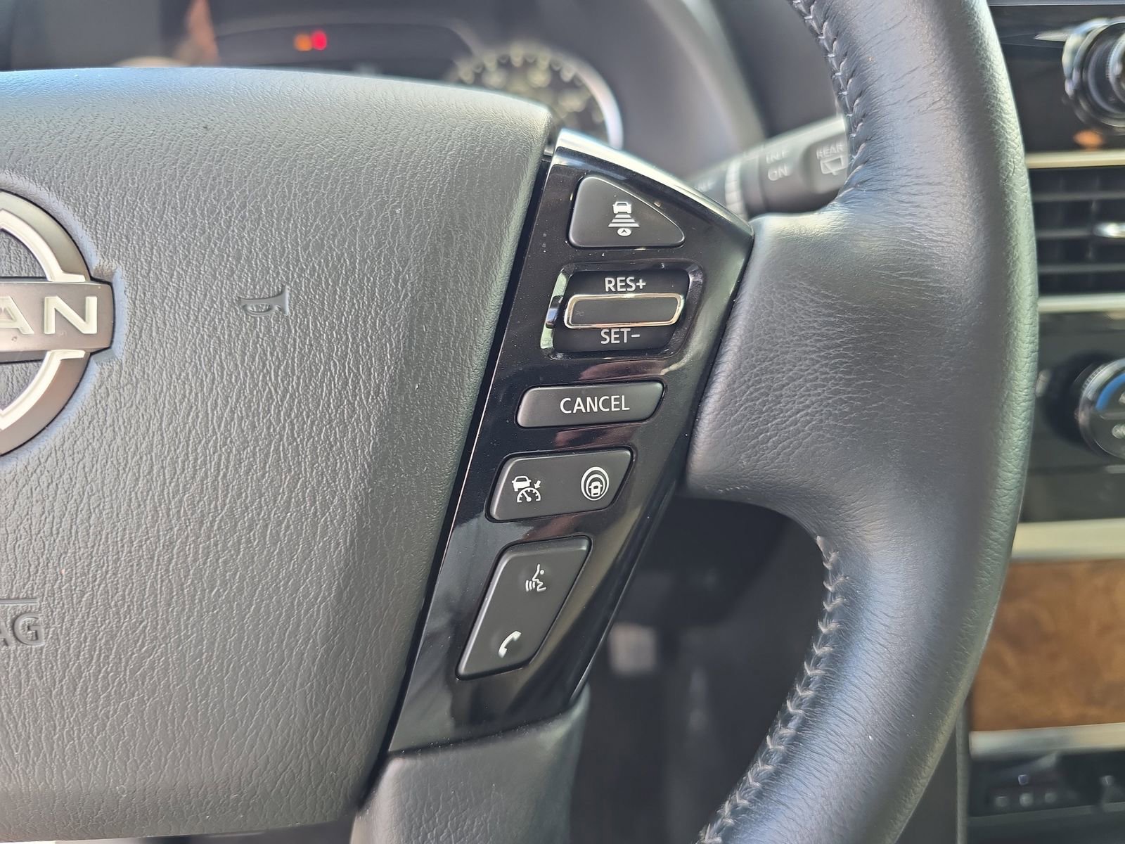 Used 2023 Nissan Armada SL w/ Captain's Chairs Package image 25