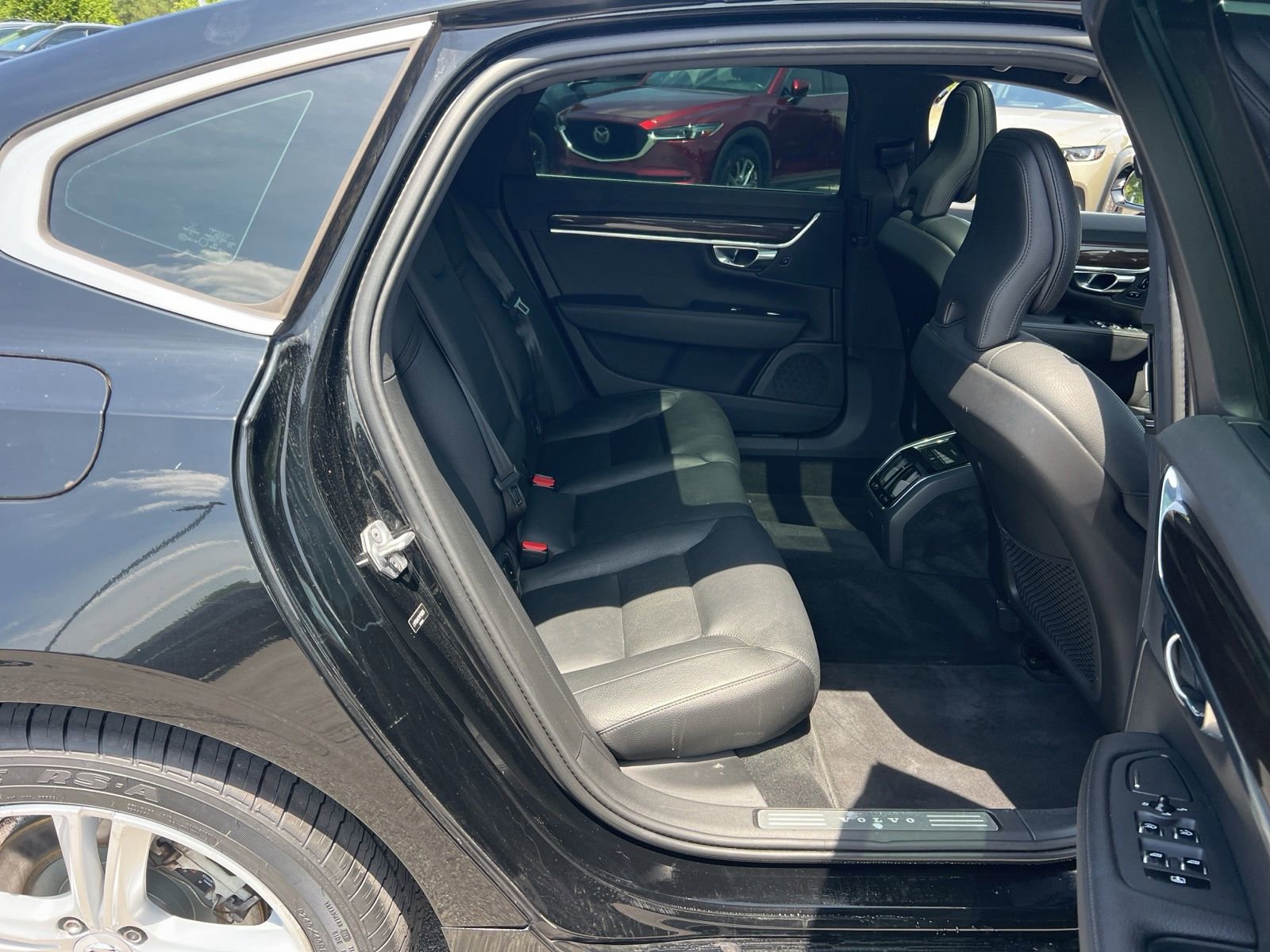 Used 2019 Volvo S90 T5 Momentum FWD image 27