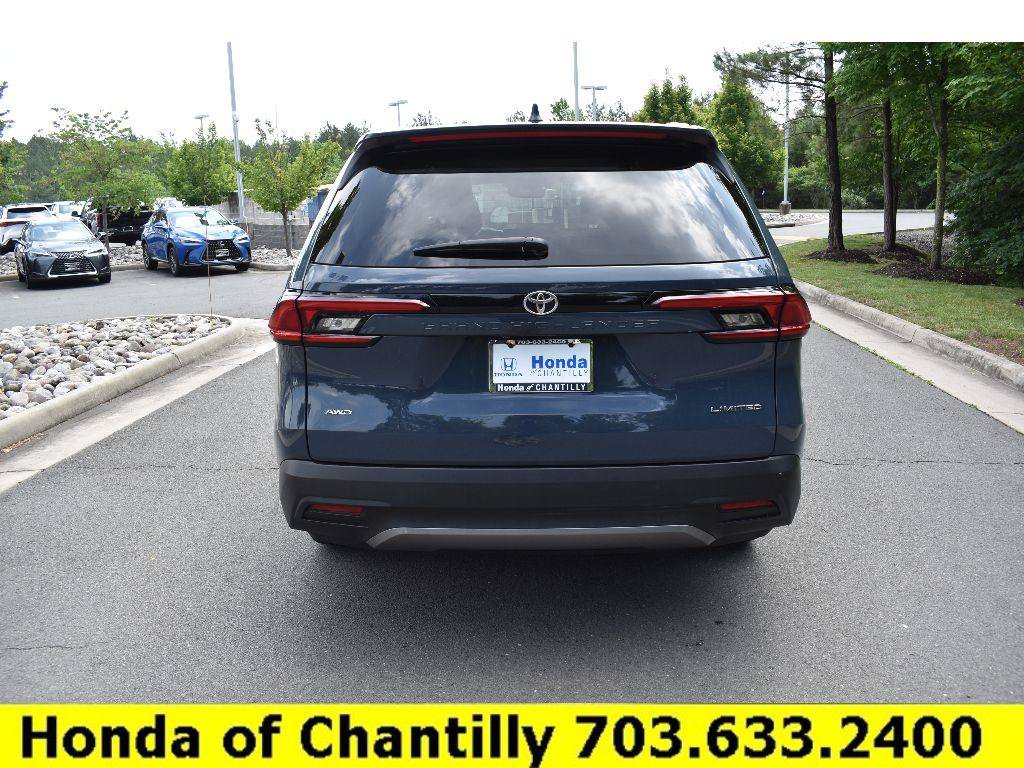 Used 2025 Toyota Grand Highlander AWD image 6