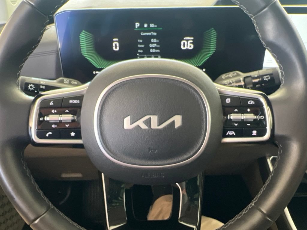 Certified 2025 Kia Carnival FWD image 57