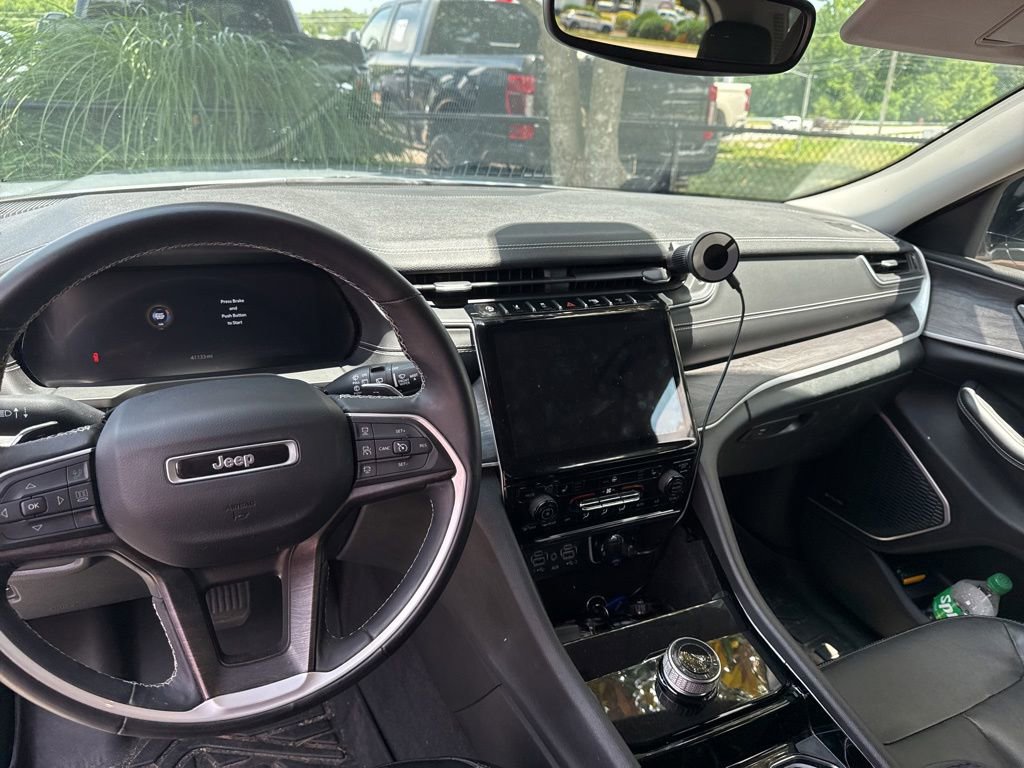 Used 2021 Jeep Grand Cherokee L Limited RWD image 11