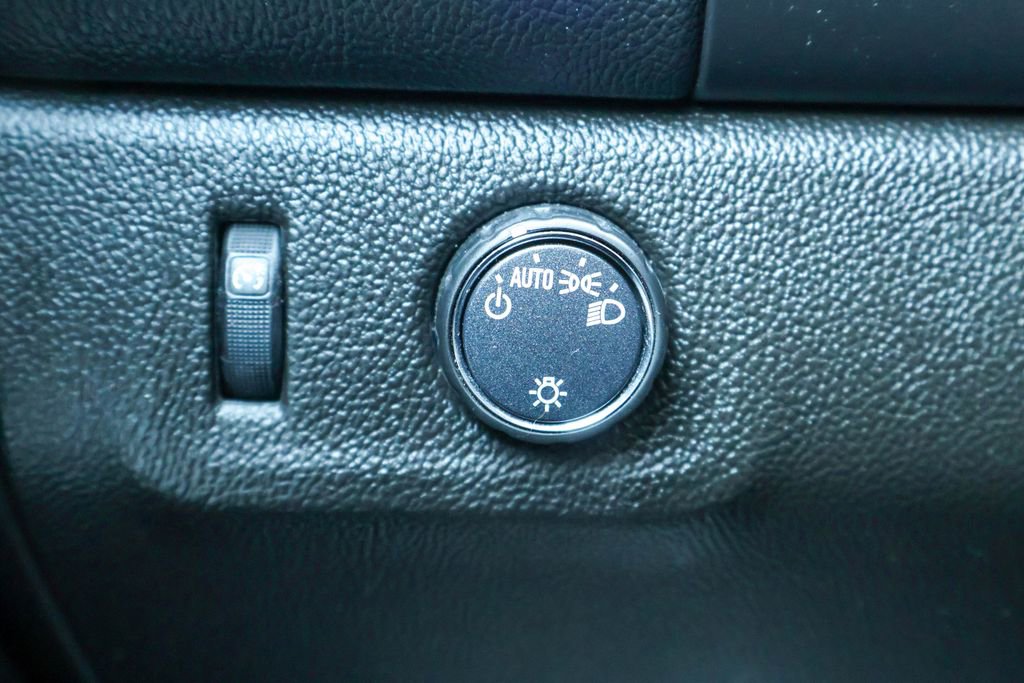 Used 2022 Chevrolet Colorado LT w/ Fleet Safety Package image 17