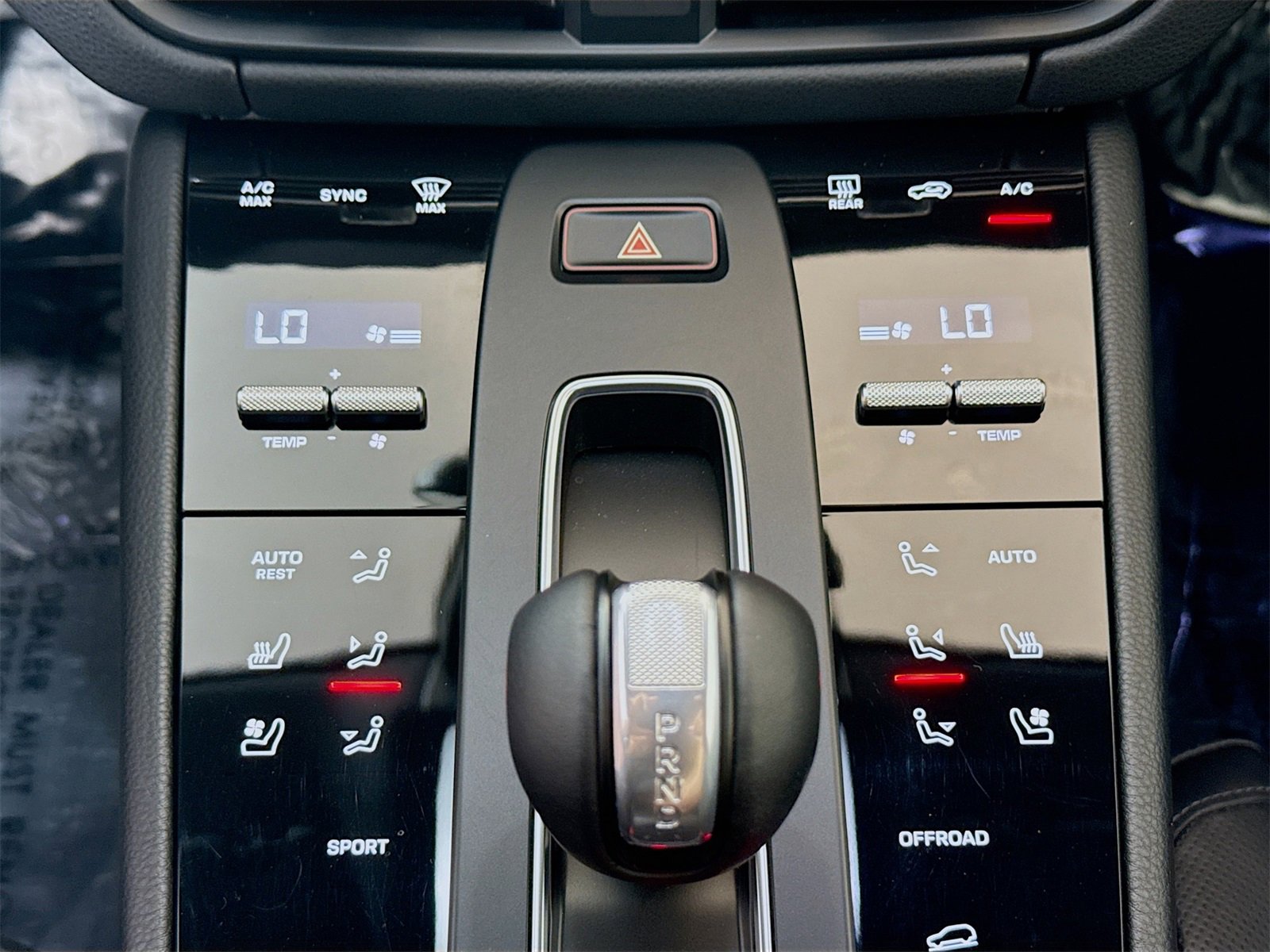 Used 2022 Porsche Macan image 13