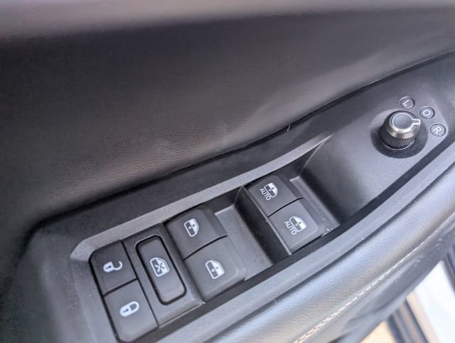 Used 2025 Jeep Grand Cherokee Altitude AWD/4WD image 10