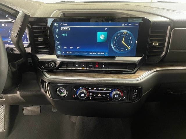 Used 2022 Chevrolet Silverado 1500 LT image 16