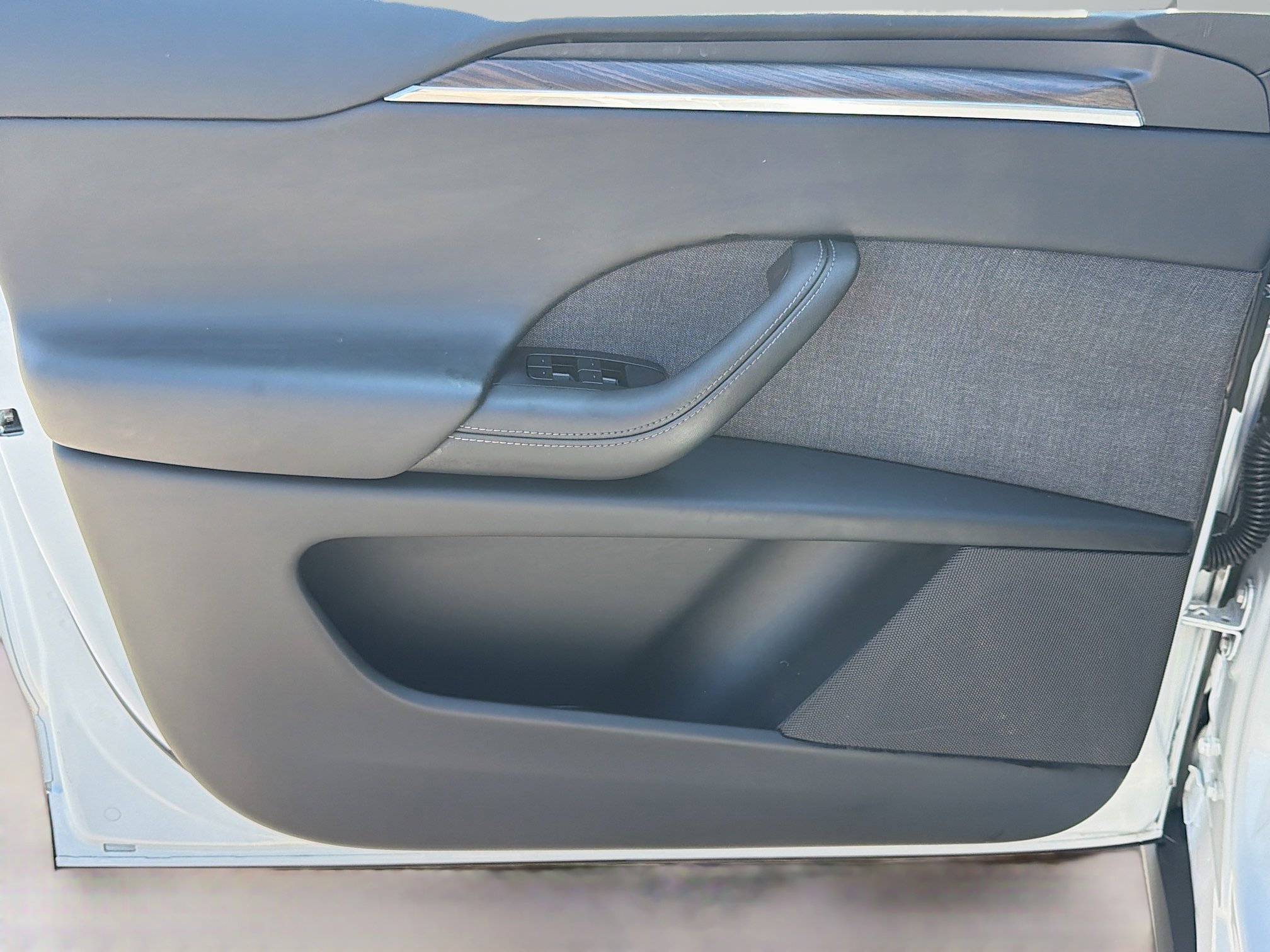 Used 2022 Tesla Model X image 22