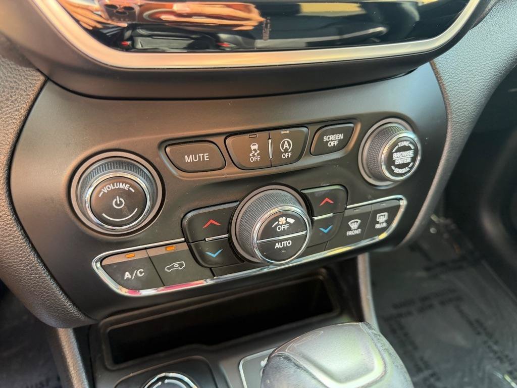 Used 2020 Jeep Cherokee Limited AWD/4WD image 44