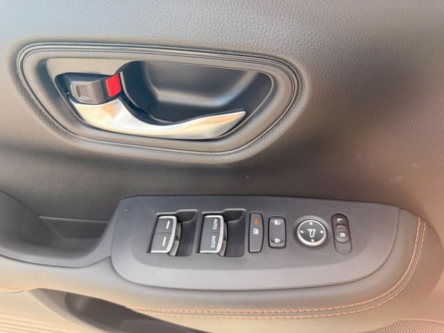 Used 2027 Honda HR-V Sport image 7