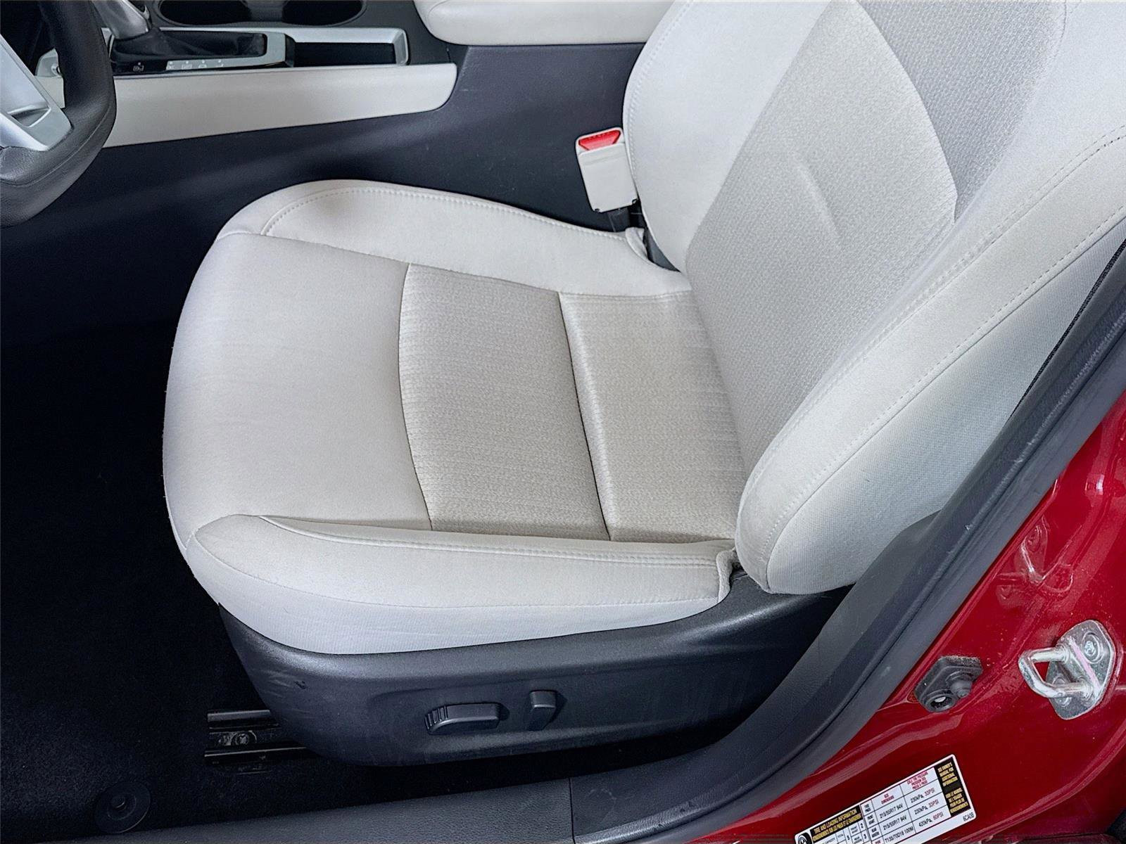 Used 2025 Nissan Altima 2.5 SV FWD image 12