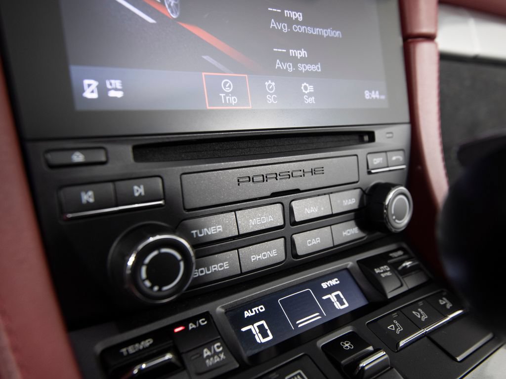 Certified 2021 Porsche 718 Boxster Spyder RWD image 28