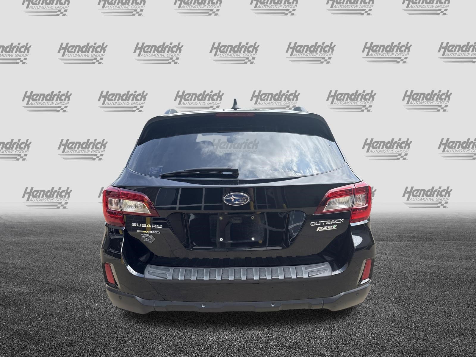 Used 2017 Subaru Outback 2.5i Touring AWD/4WD image 9