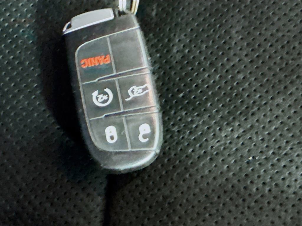 Used 2014 Jeep Grand Cherokee SRT AWD/4WD image 35