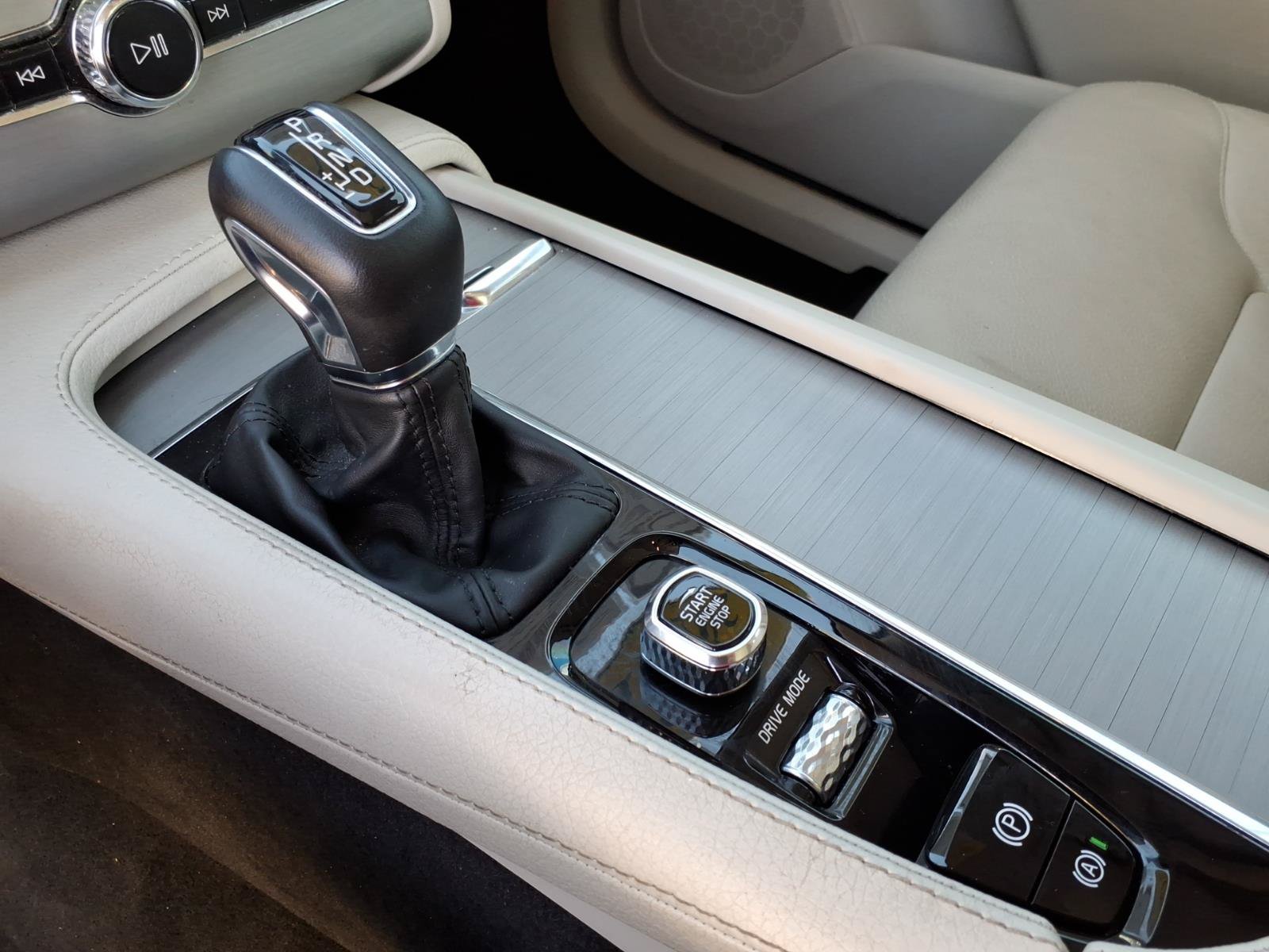 Used 2021 Volvo XC90 T5 Momentum w/ Advanced Package FWD image 24
