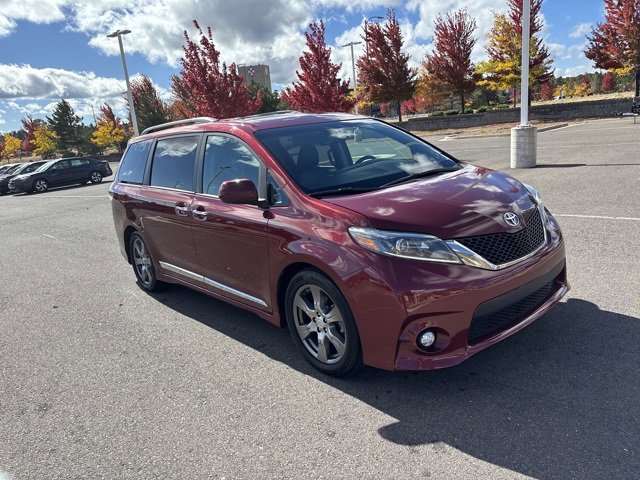 Used 2017 Toyota Sienna SE