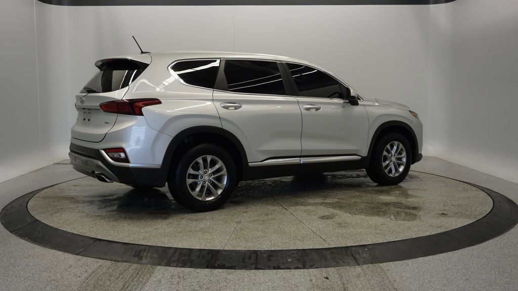 Used 2019 Hyundai Santa Fe SE image 11