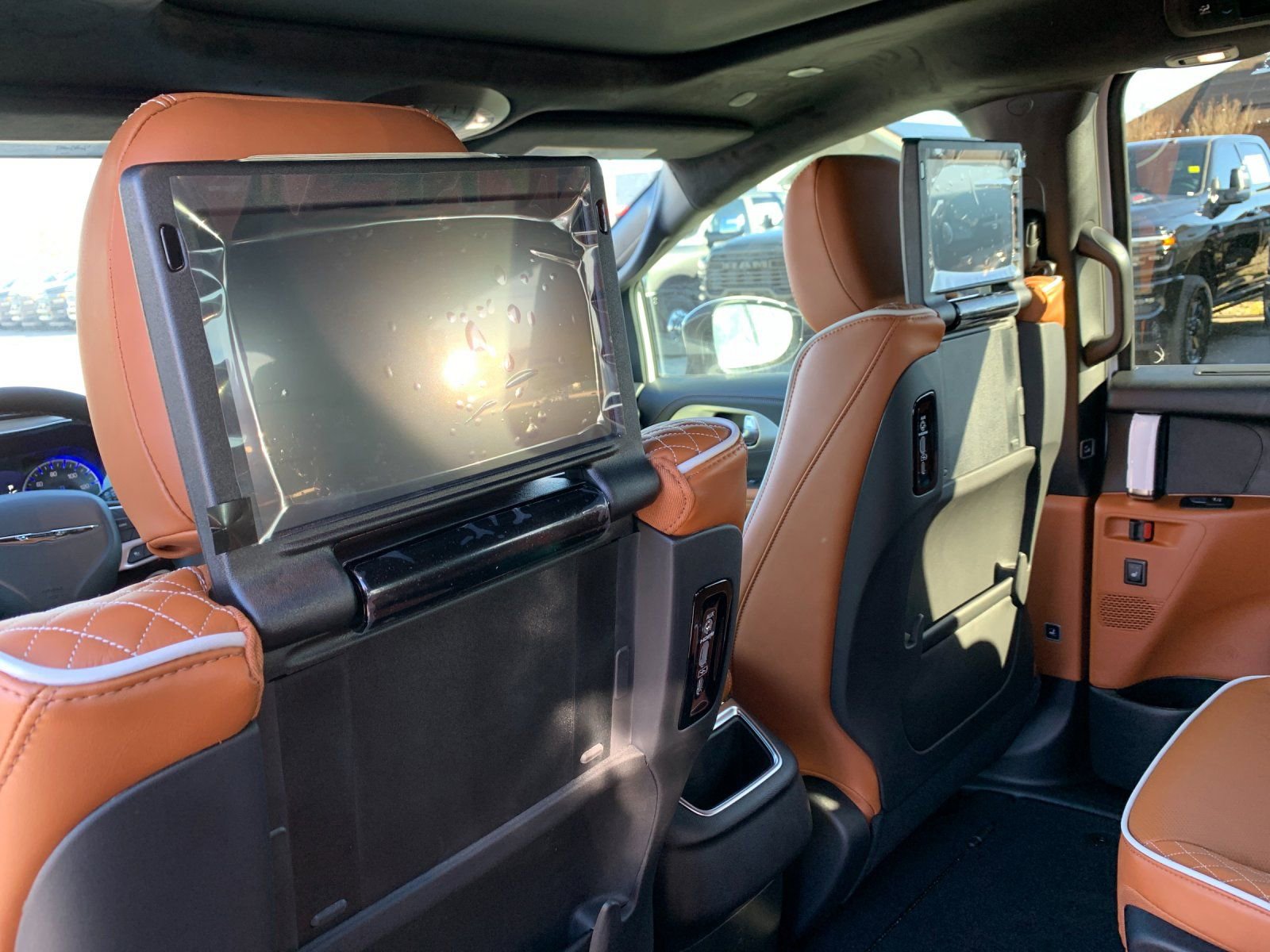 New 2026 Chrysler Pacifica Pinnacle image 16