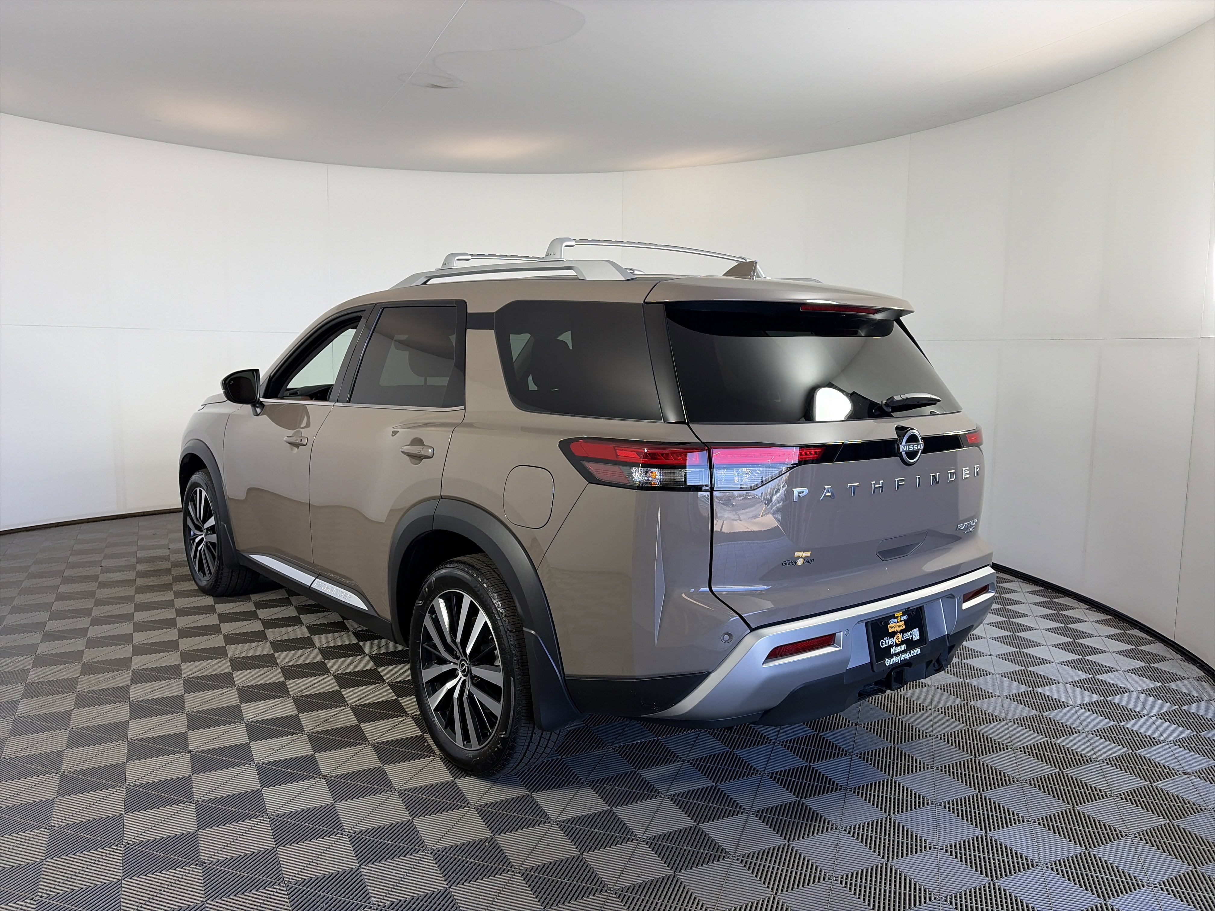 Certified 2025 Nissan Pathfinder Platinum w/ Cargo Package image 9