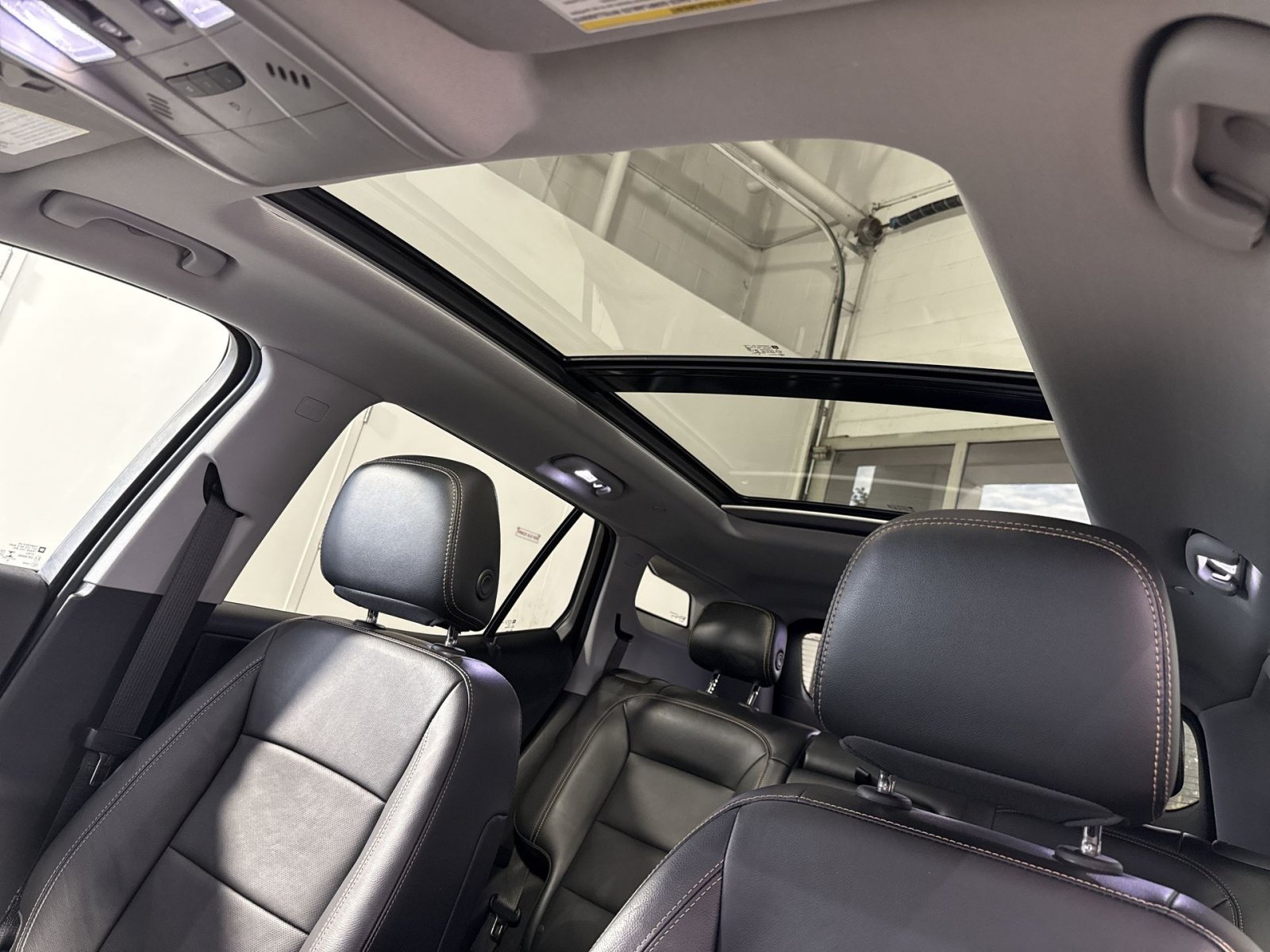 Used 2019 GMC Terrain SLT w/ Infotainment Package II AWD/4WD image 19