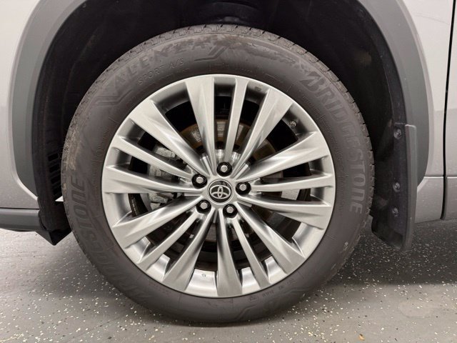 Certified 2025 Toyota Highlander Platinum AWD/4WD image 20