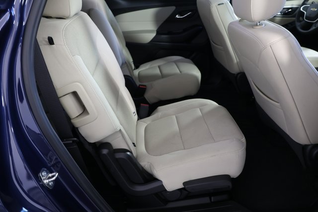 Used 2023 Chevrolet Traverse LT w/ LPO, Cargo Package image 23