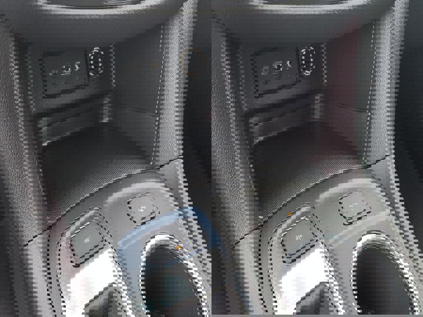 Used 2023 Chevrolet Equinox LT image 37