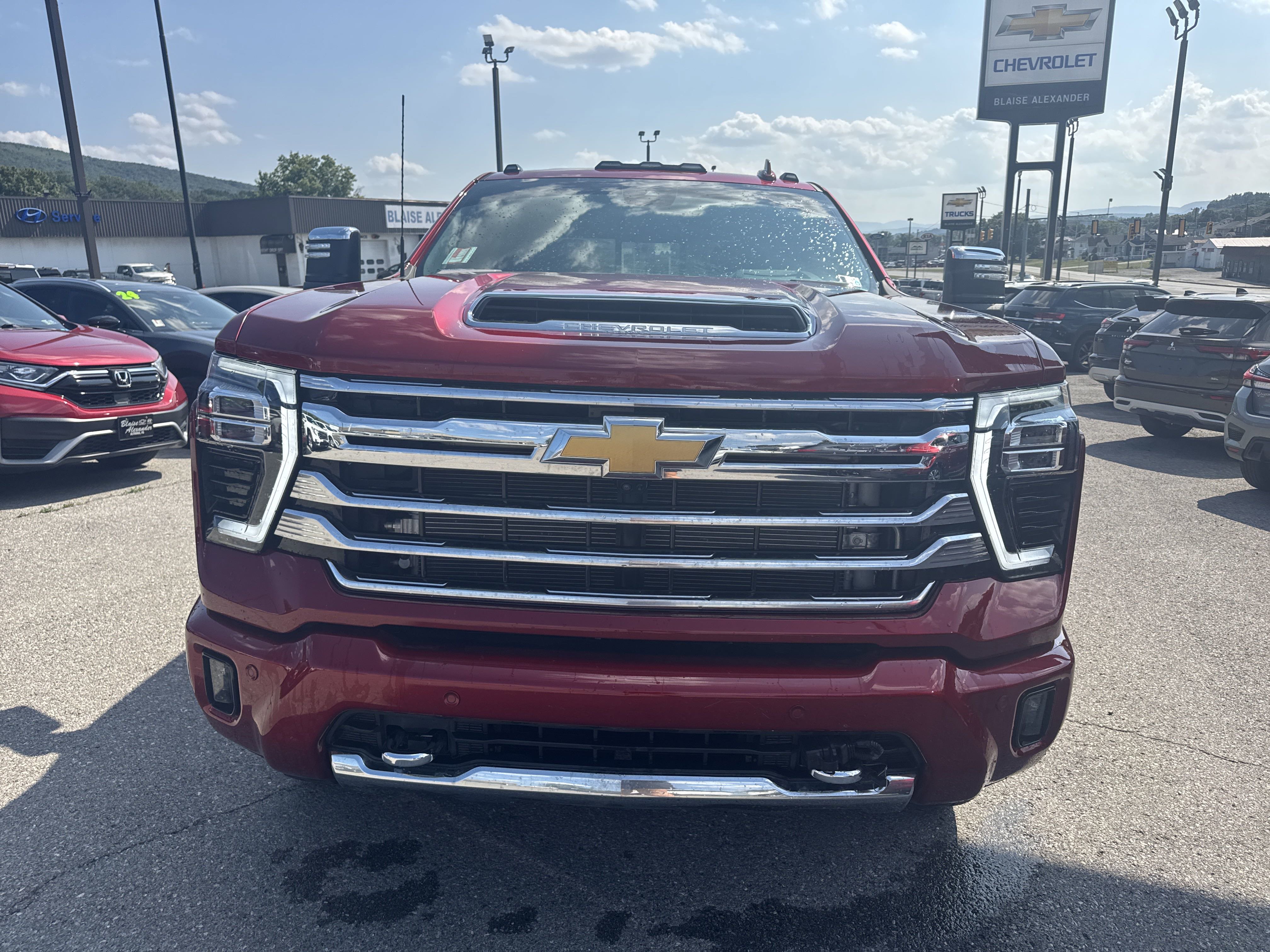Used 2024 Chevrolet Silverado 3500 High Country w/ High Country Premium Package image 8