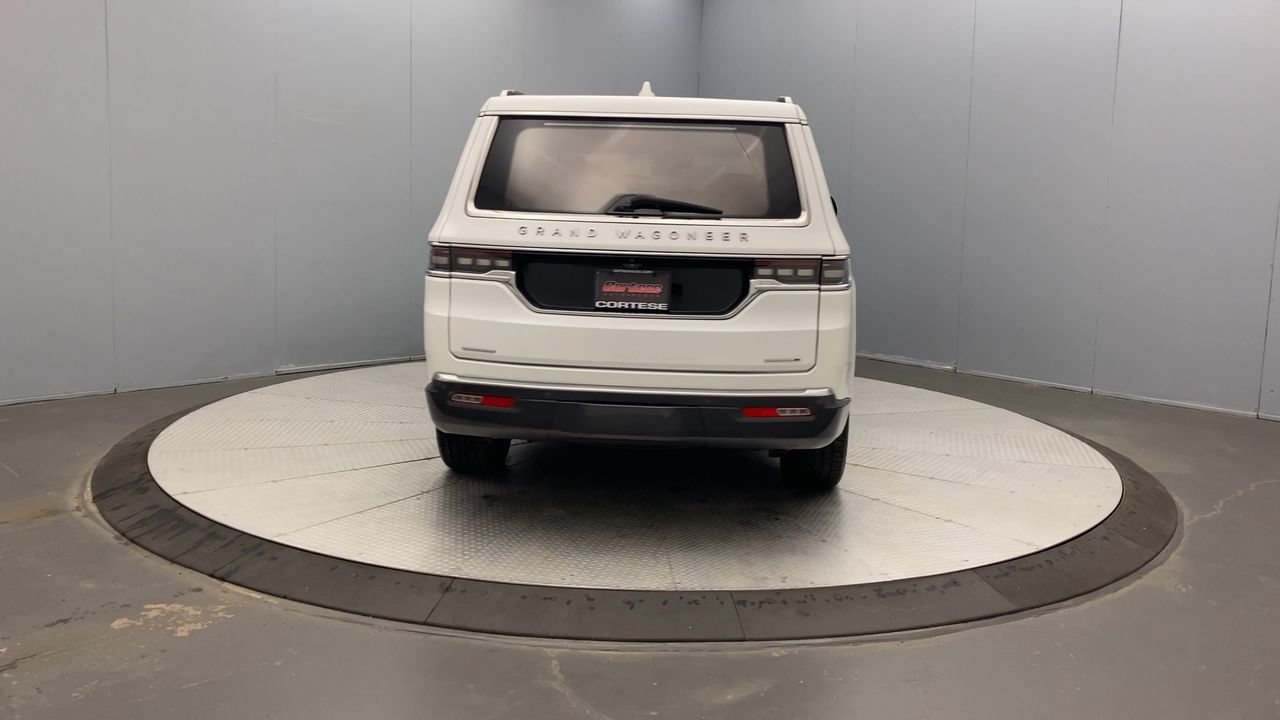 Used 2022 Jeep Grand Wagoneer Series III w/ Rear Seat Video Group 1 AWD/4WD image 4