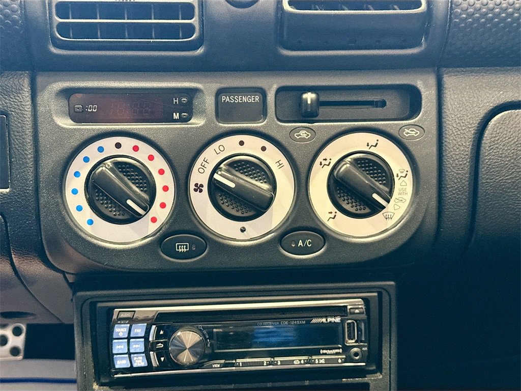 Used 2000 Toyota MR2 image 12