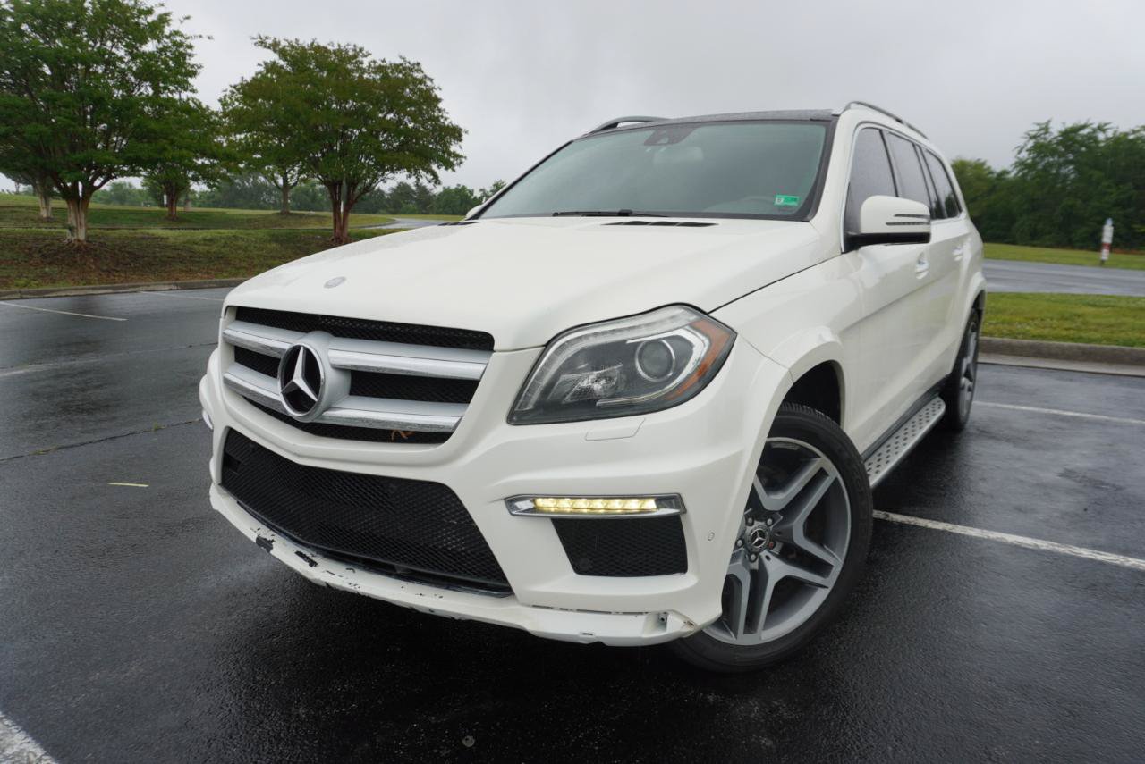 Used 2013 Mercedes-Benz GL 550 4MATIC image 4