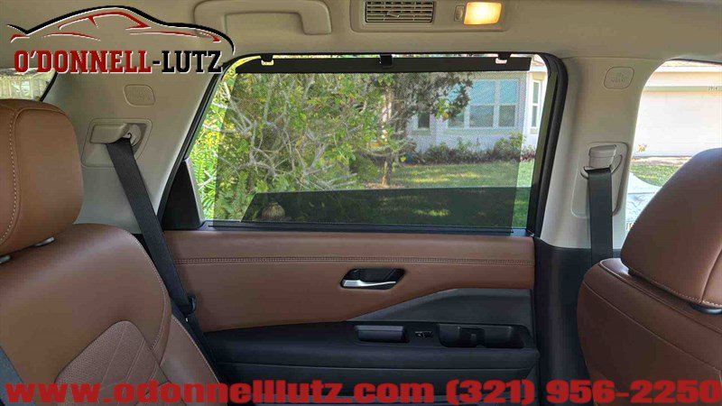 Used 2025 Nissan Pathfinder Platinum image 33