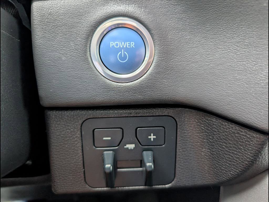 Used 2024 Toyota Sequoia Platinum image 12