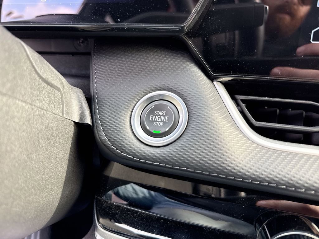 Used 2025 Chevrolet Equinox LT image 18