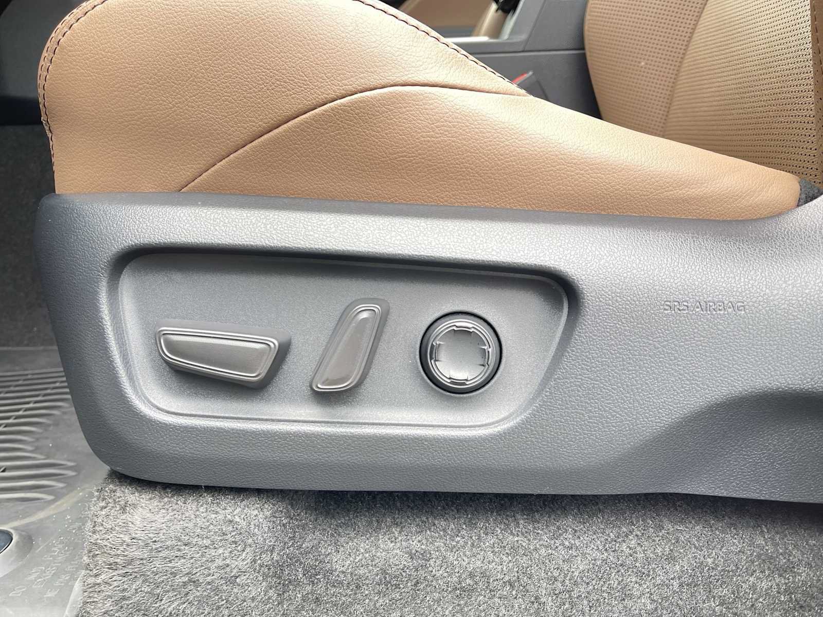 Used 2025 Toyota 4Runner Limited RWD image 14
