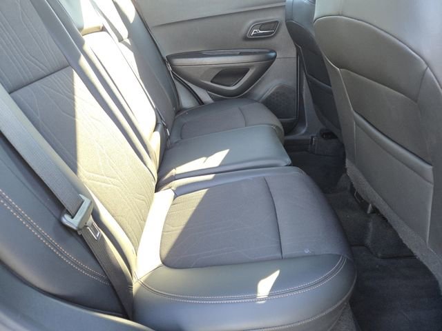 Used 2022 Chevrolet Trax LT w/ LT Convenience Package image 22