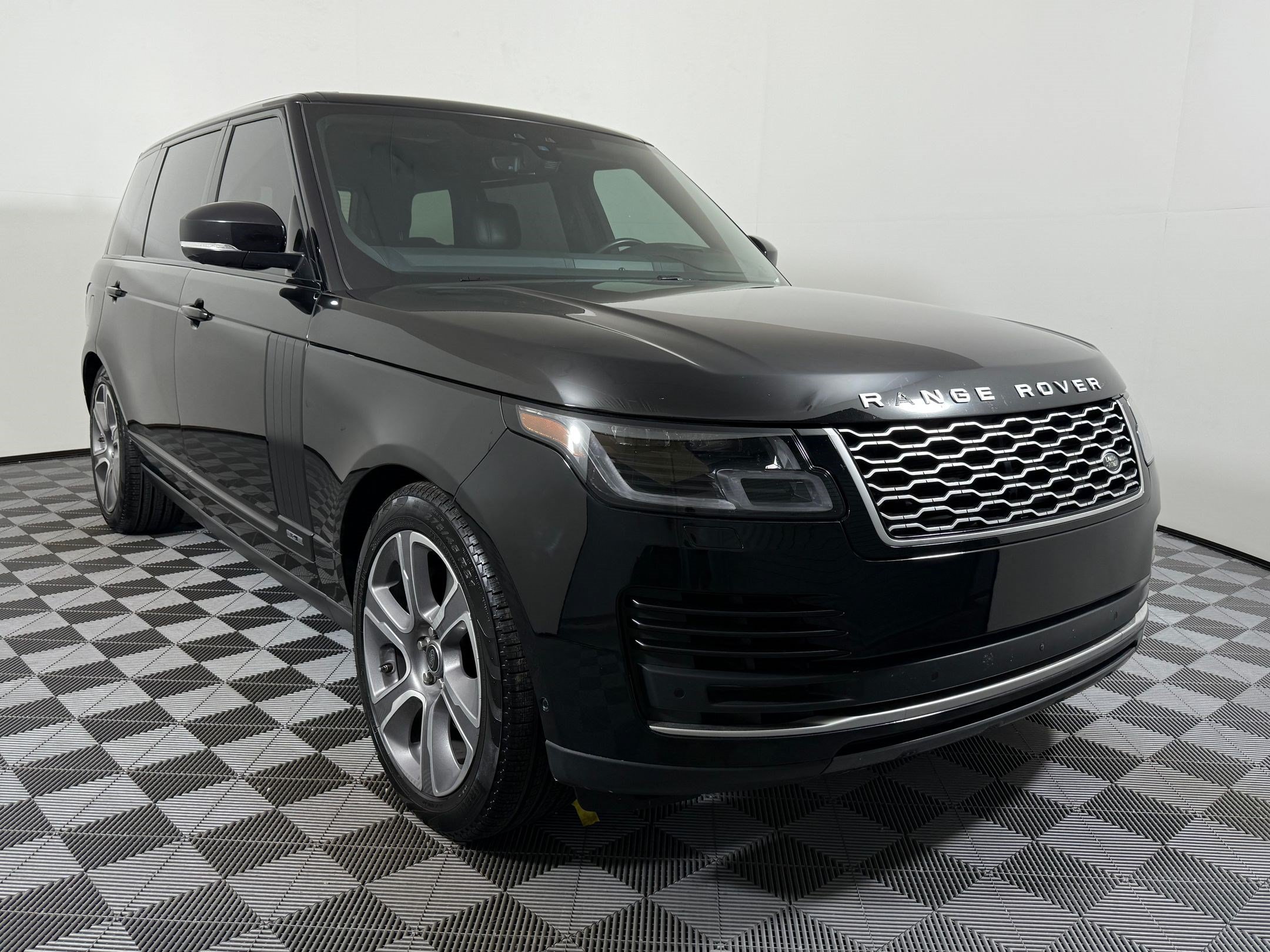 Used 2019 Land Rover Range Rover Long Wheelbase Supercharged AWD/4WD image 7