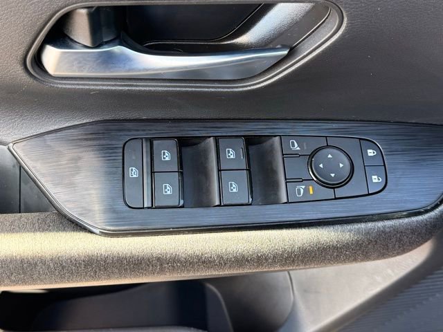 Certified 2025 Nissan Kicks SV AWD/4WD image 13