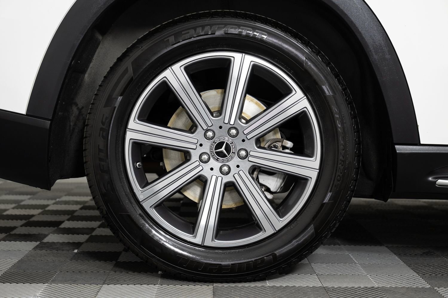 Used 2021 Mercedes-Benz GLS 450 4MATIC image 45